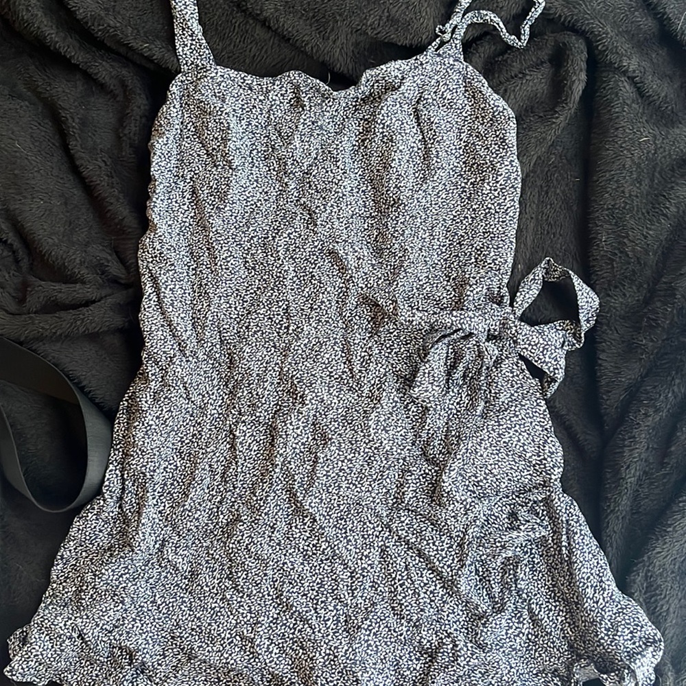 Woman’s Hollister romper